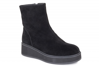 ML Naiste poolsaapad. 