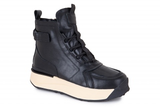 FERMANI Naiste paeltega poolsaapad, musta värvi. Sportlik stiil. 