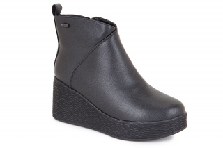 ML Naiste poolsaapad. 